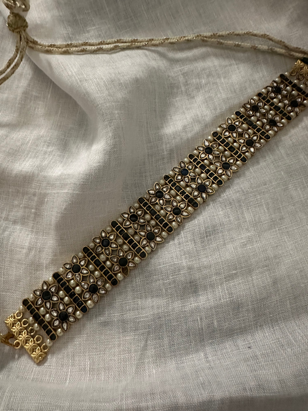 Blue flower pearl choker necklace