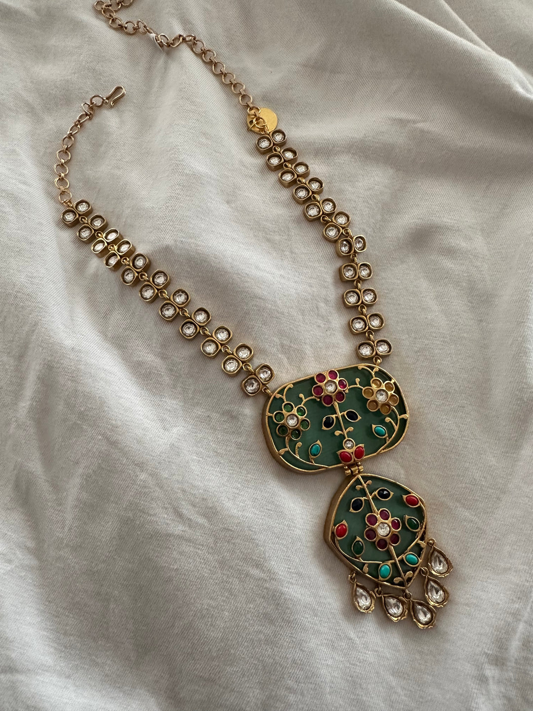 Cavos Kundan Necklace