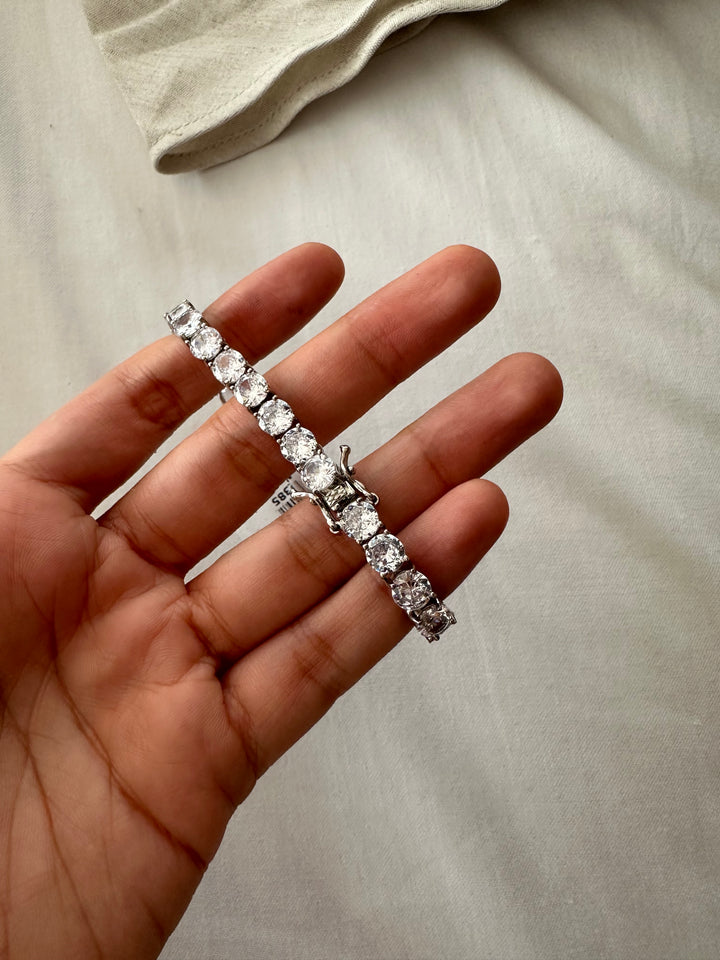 Tennis bracelet