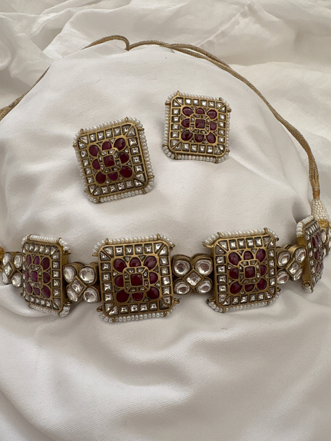 Siqa Choker Necklace Set