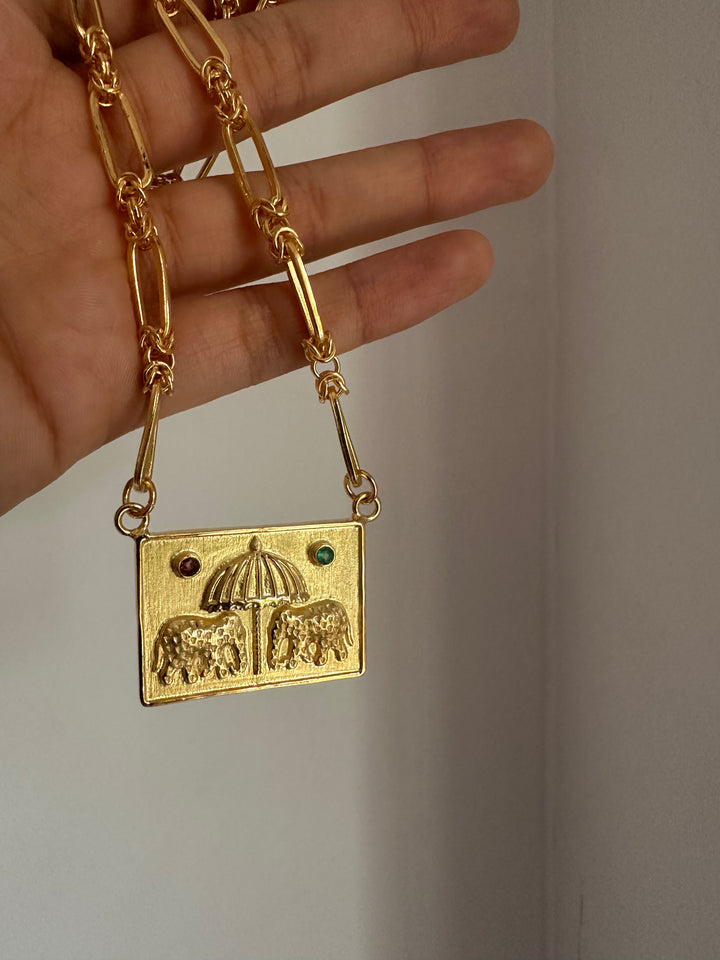 Umbrella court necklace