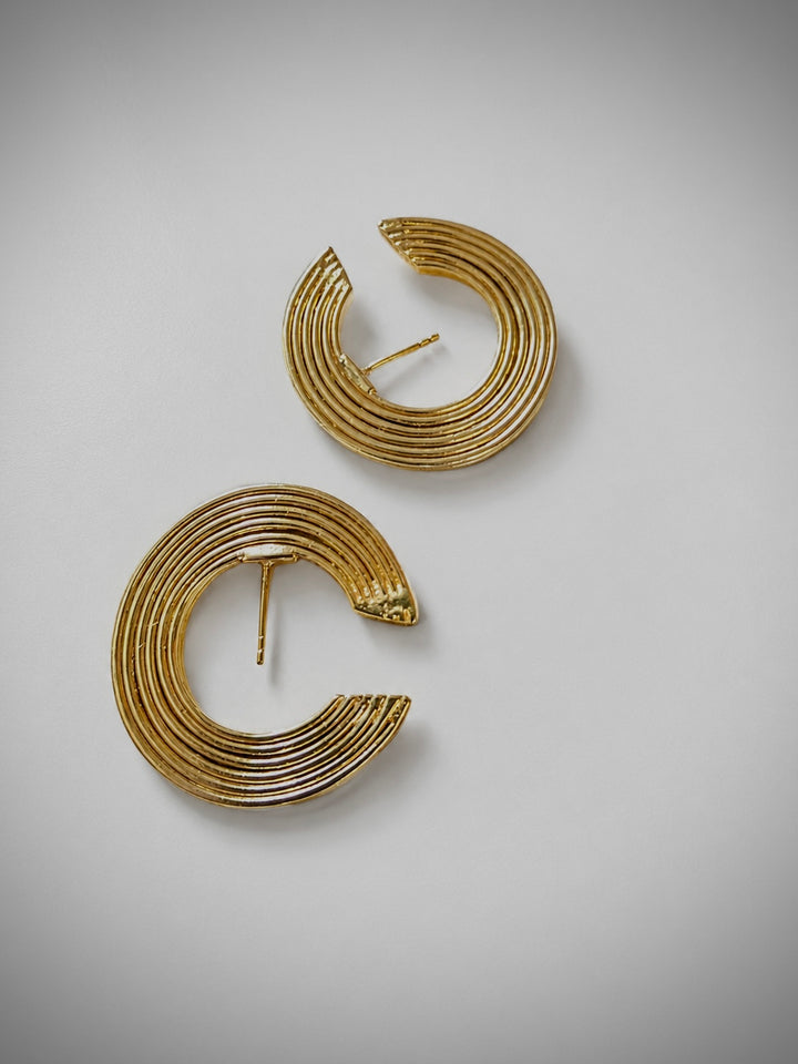 Chelsea path ear cuff earring