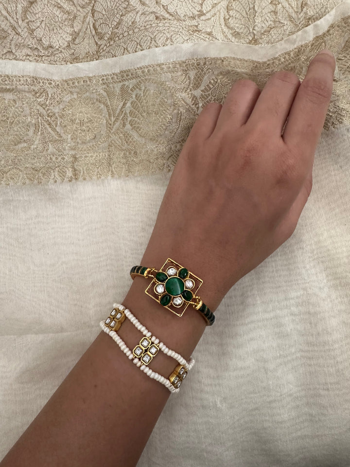 Pearl green bracelet