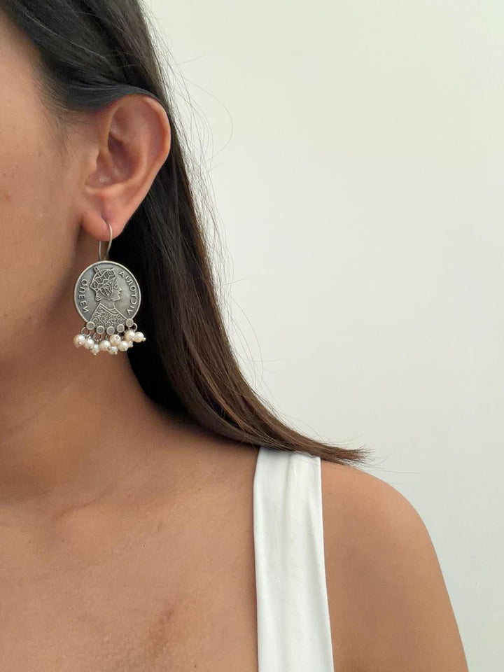 Queen Victoria Earring