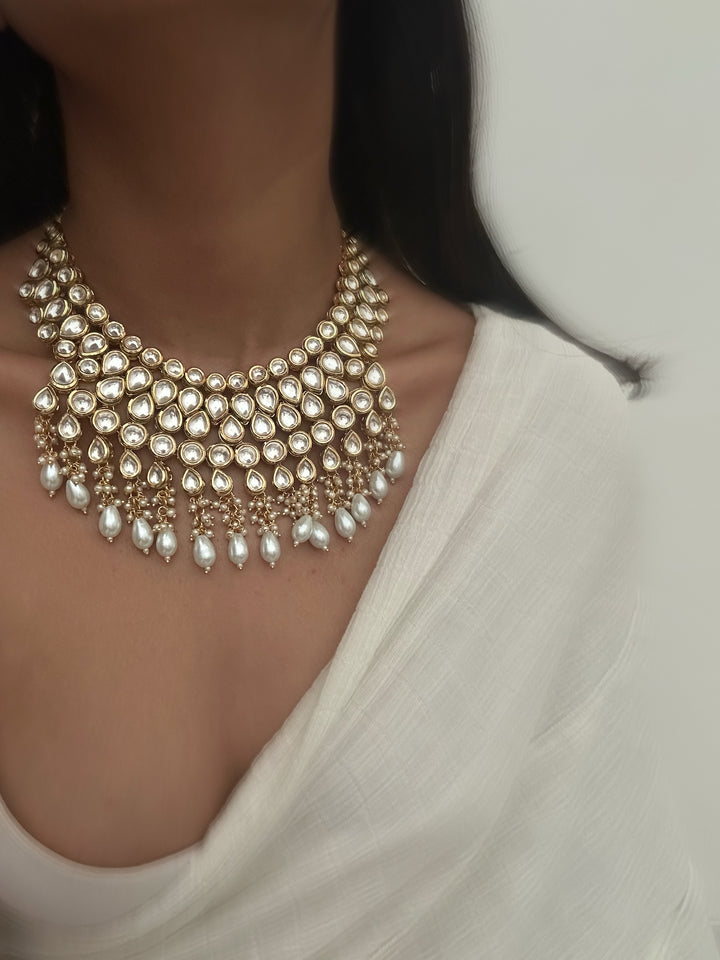 Raya Pearls Necklace Set