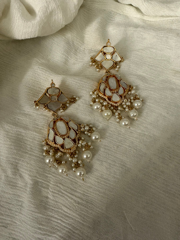 Milky Earrings