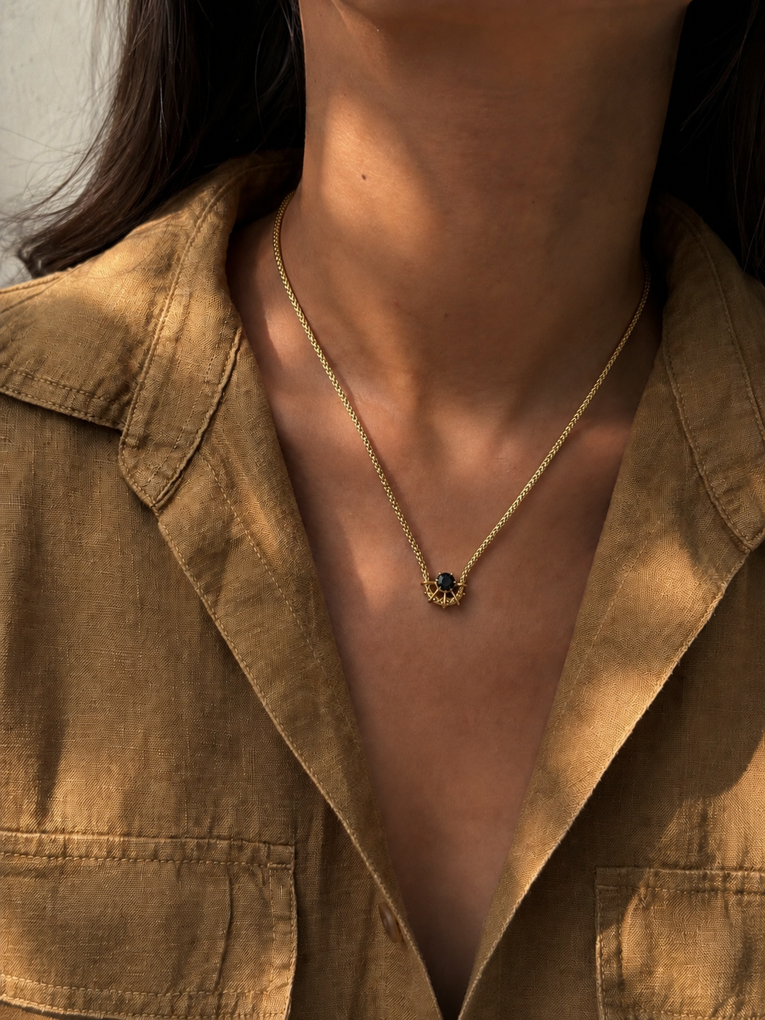 Elio prong necklace
