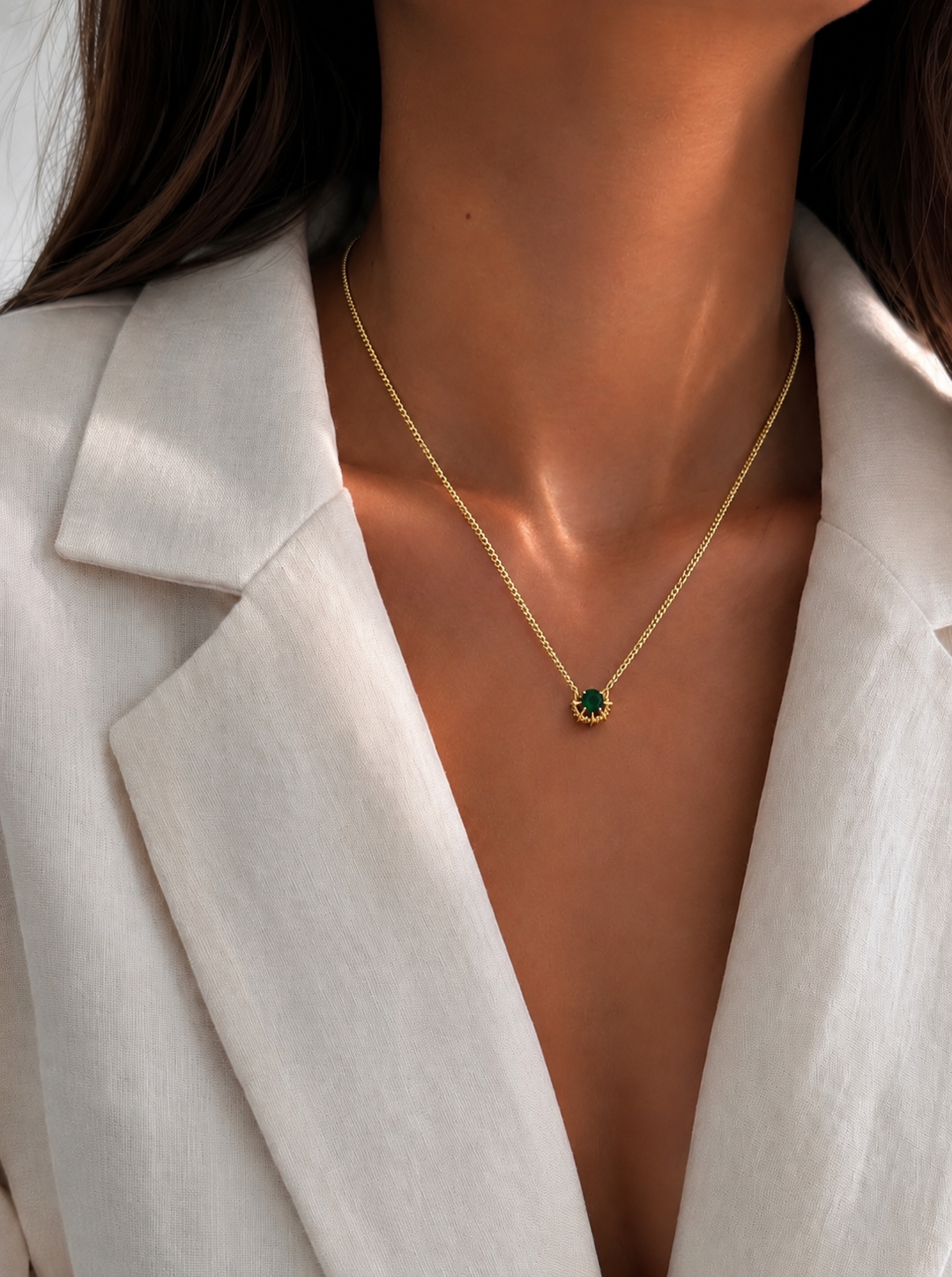 Elio prong necklace