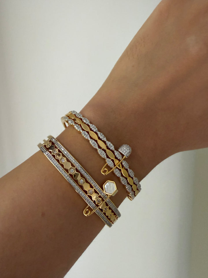 Safety pin bracelet