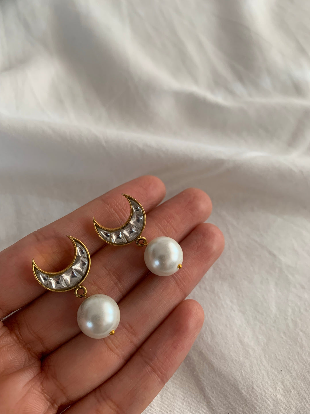 Luna Pearl Earrings