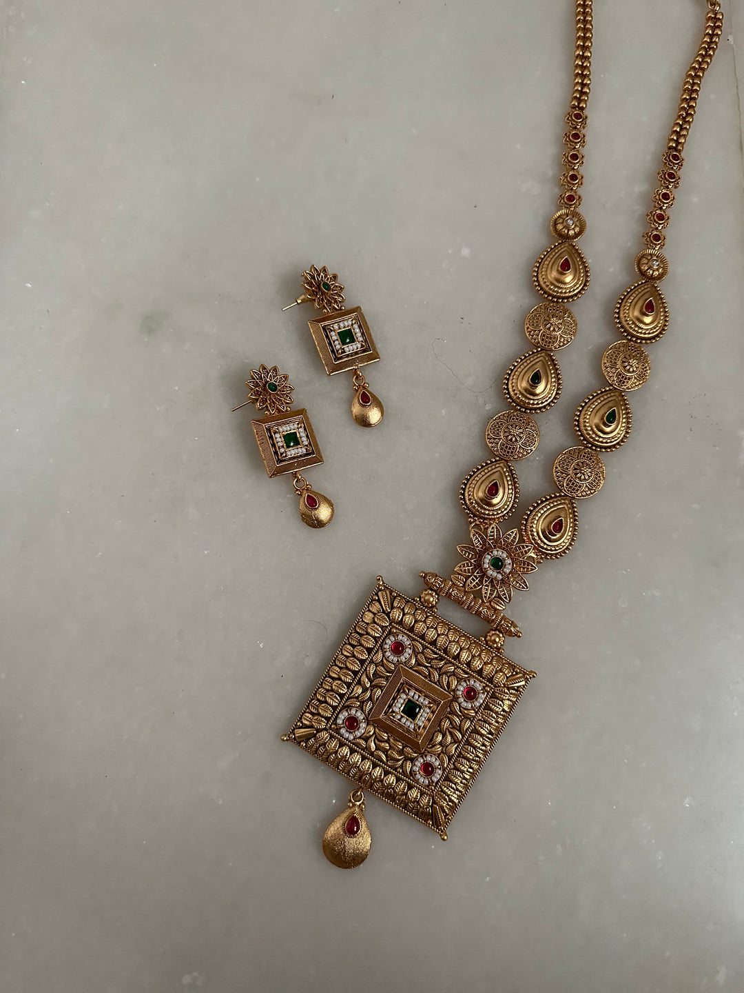 Heer Temple Necklace Set