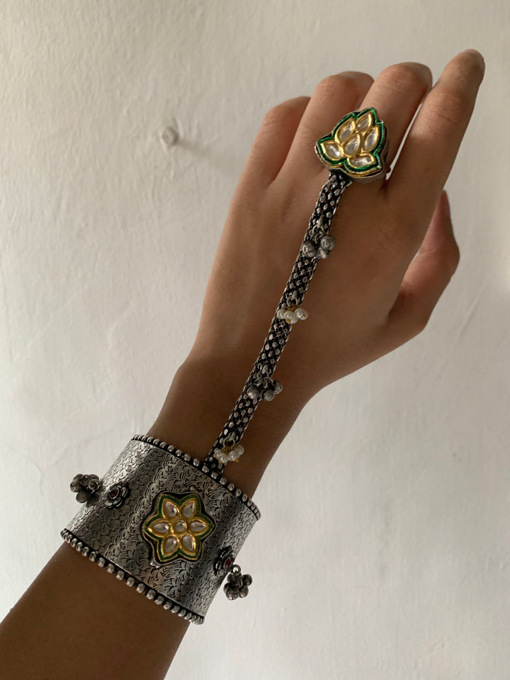 Ghungroo Hathphool Bracelet