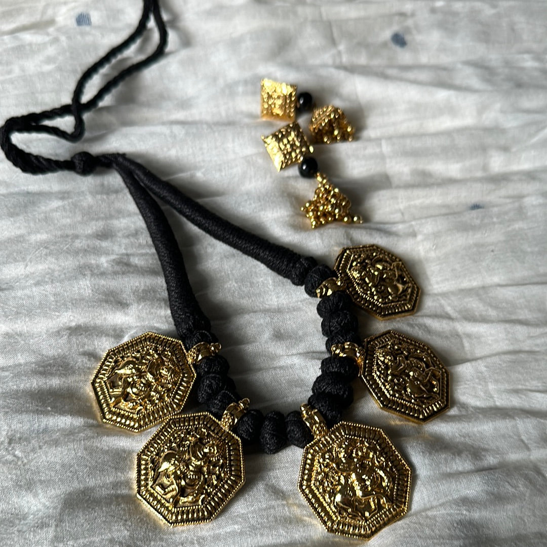 Singha Goddess Necklace Set