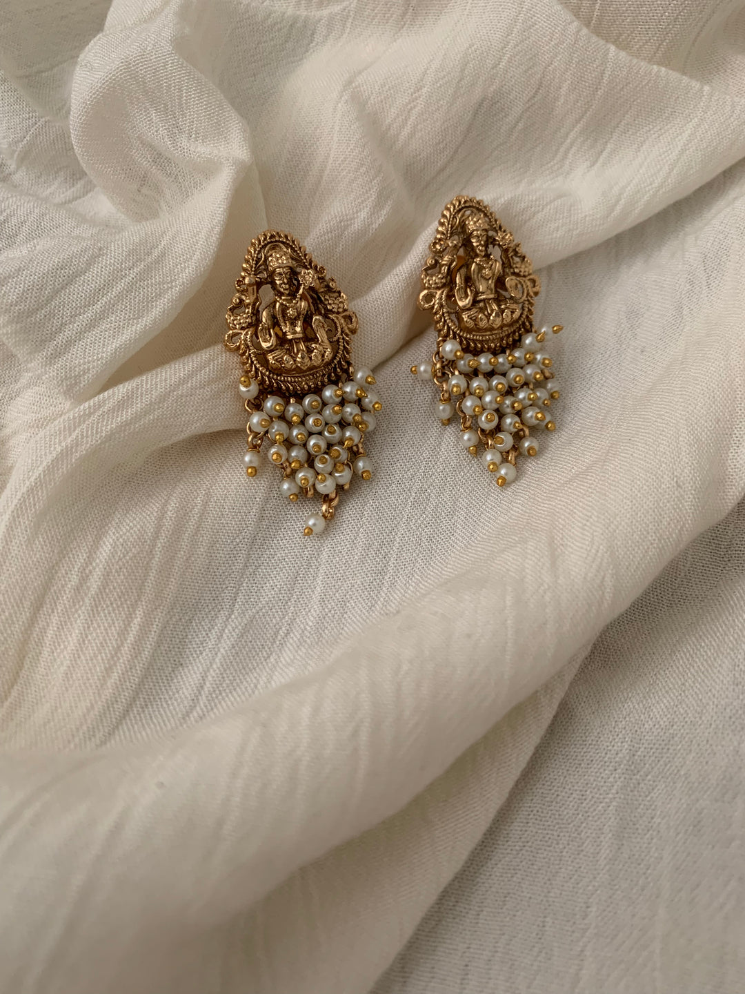 Gaurvi Pearl Earrings