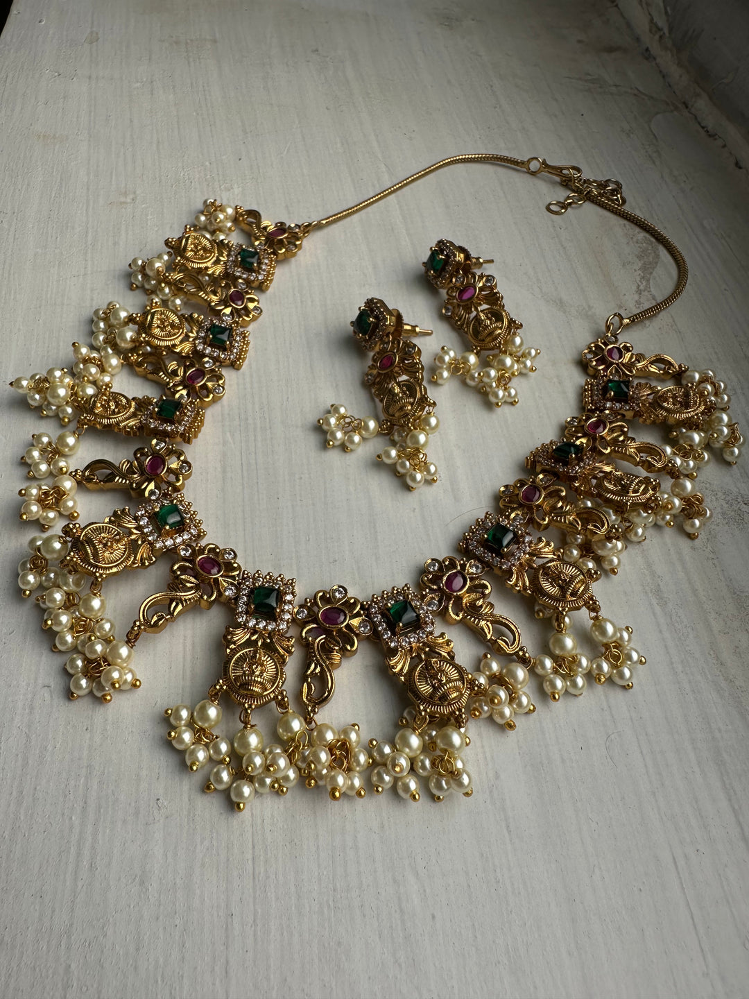 Adil Necklace Set