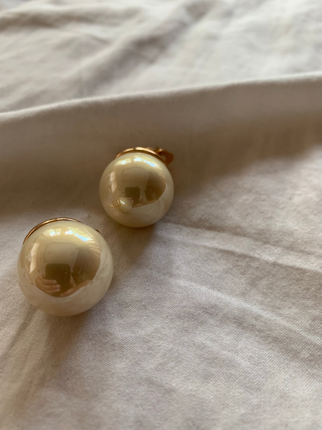 Pearl Ball Nox Earrings