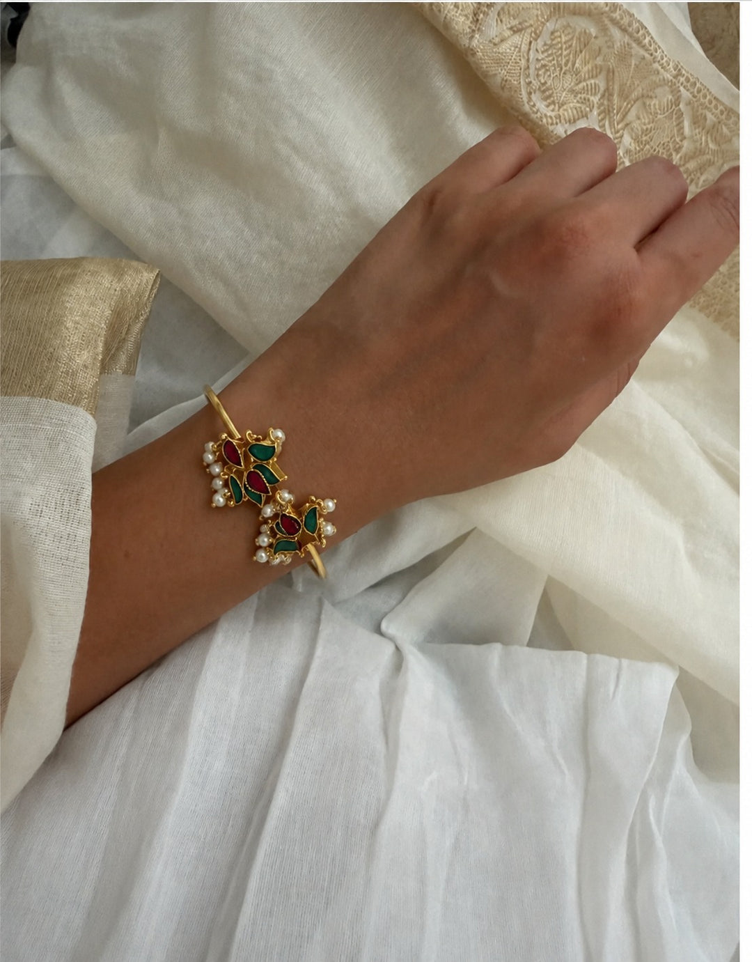 Zuhre cuff bracelet