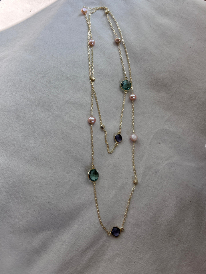 Rose pearl necklace