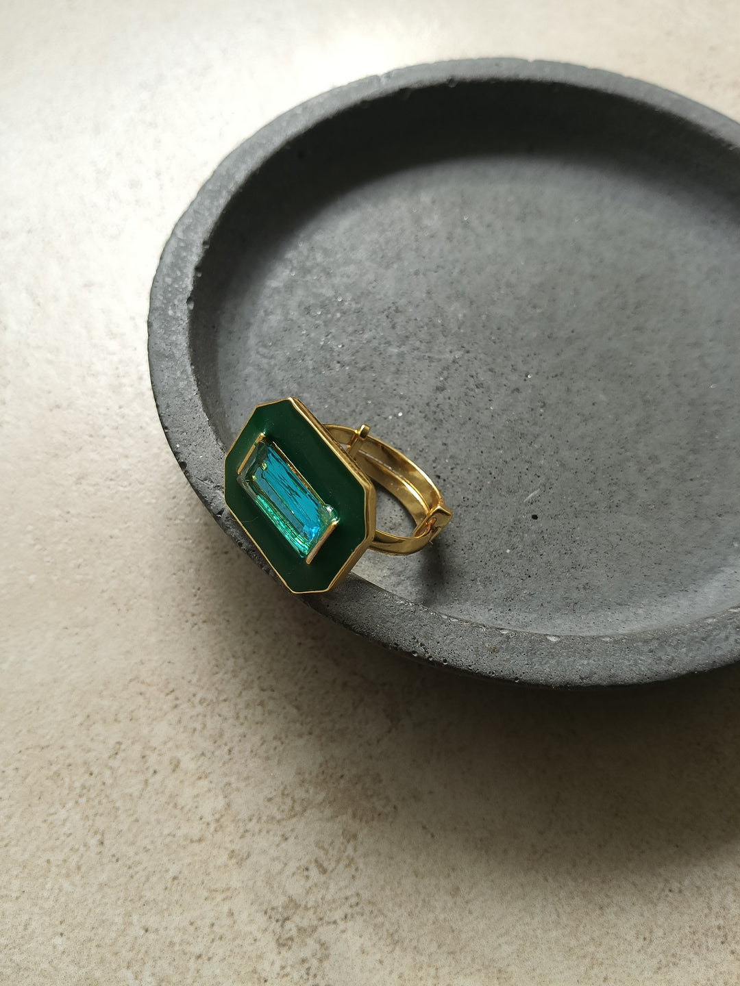 Terra tablet ring