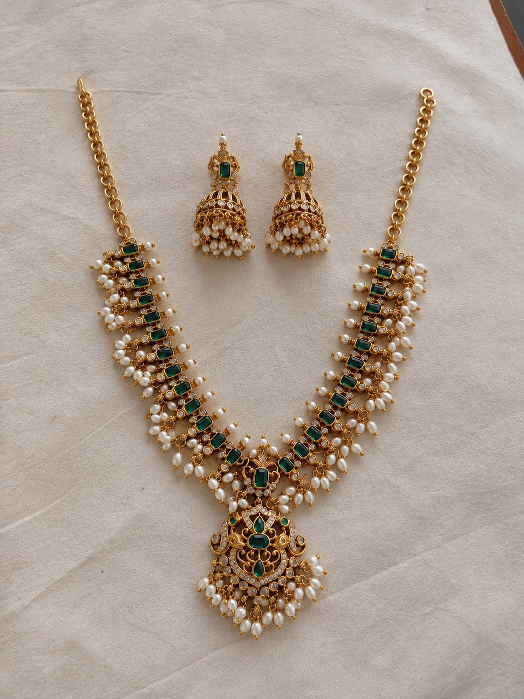 Meher emerald necklace