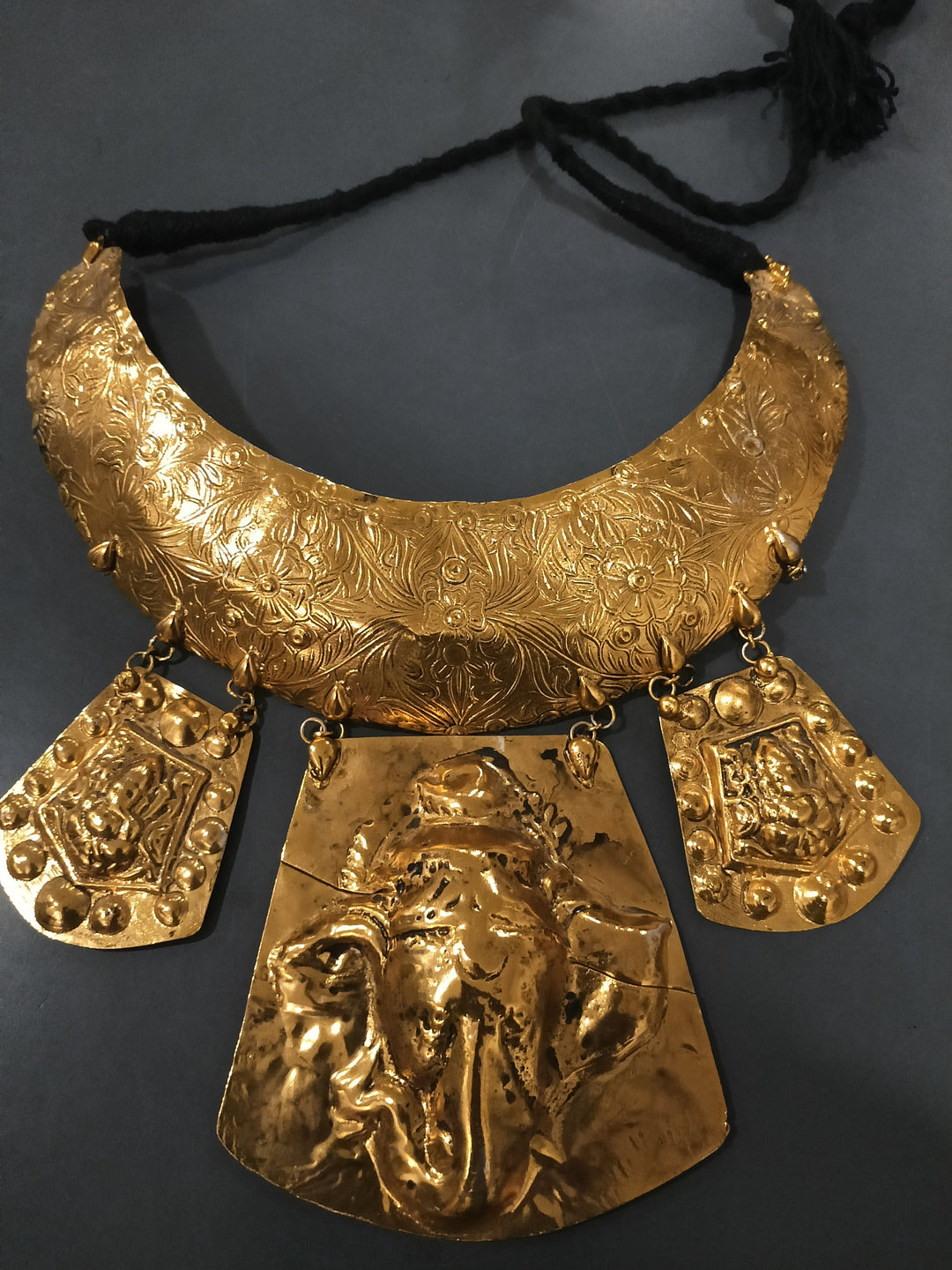 Thanpa Molted Necklace