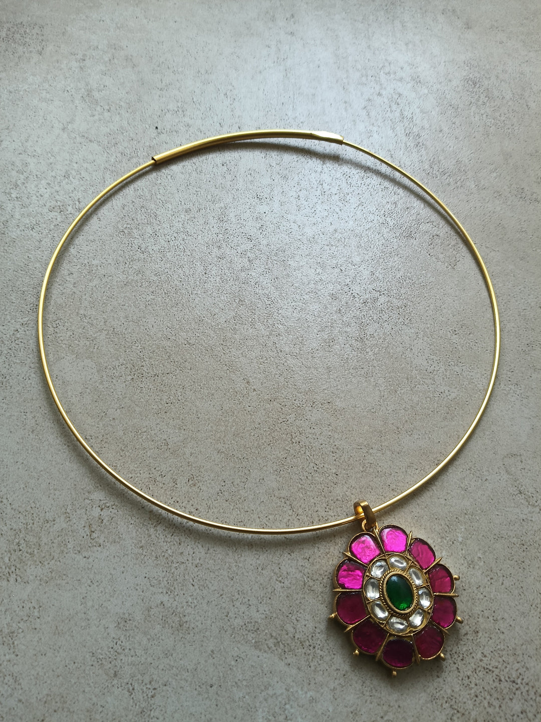 Jameela gulabi hasli necklace