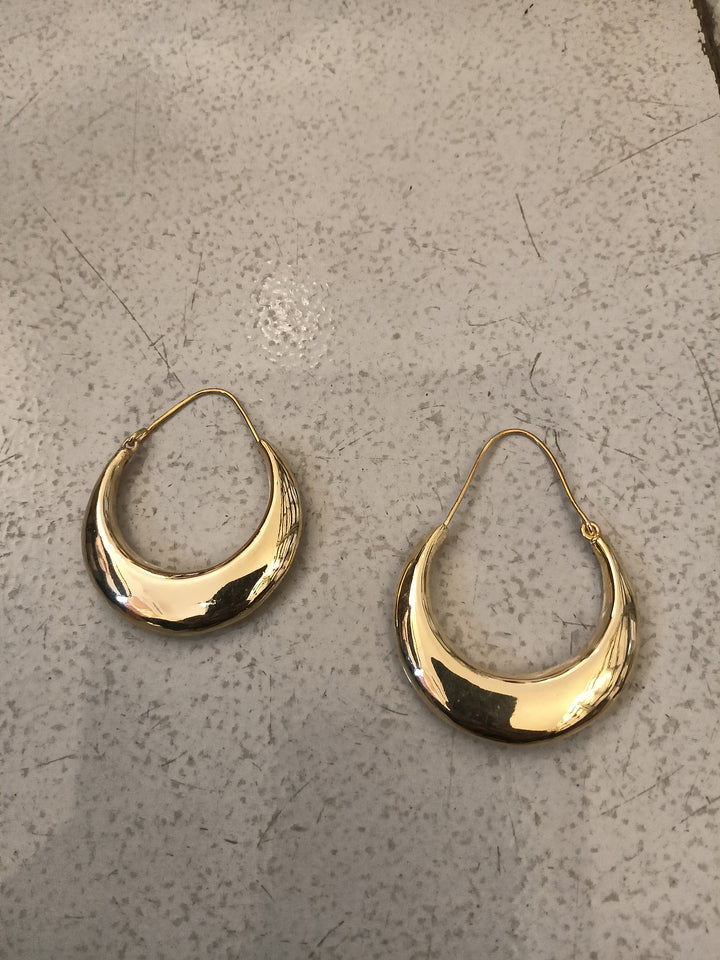 Qui Hoop Earrings