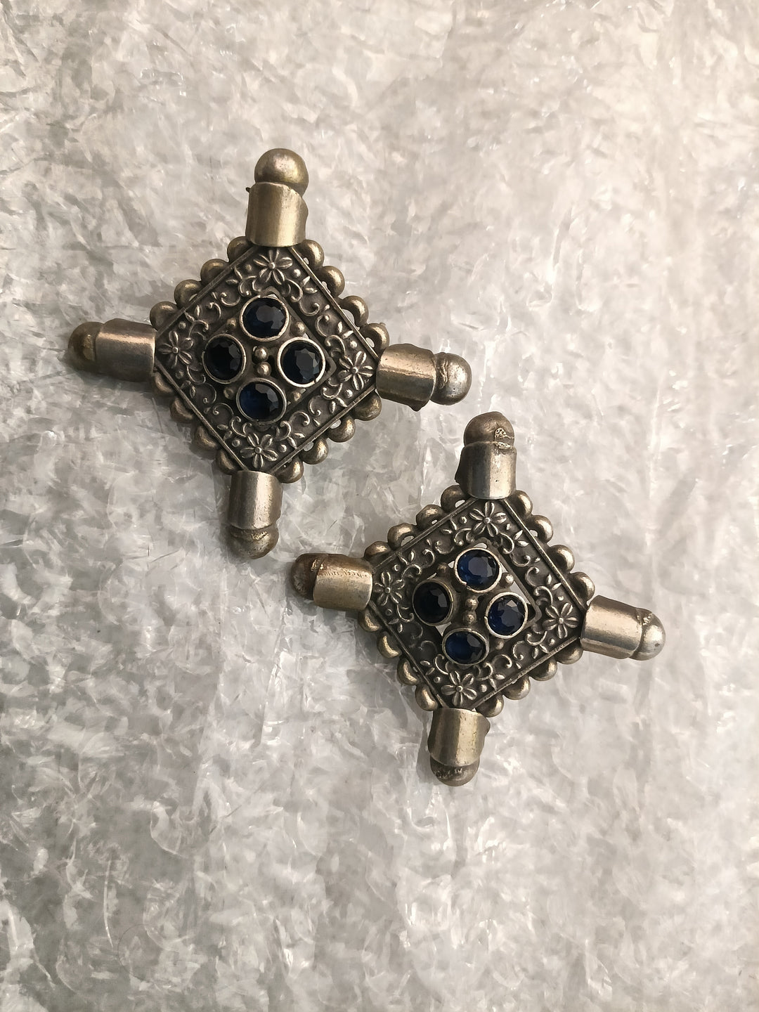 Vina Square Earrings