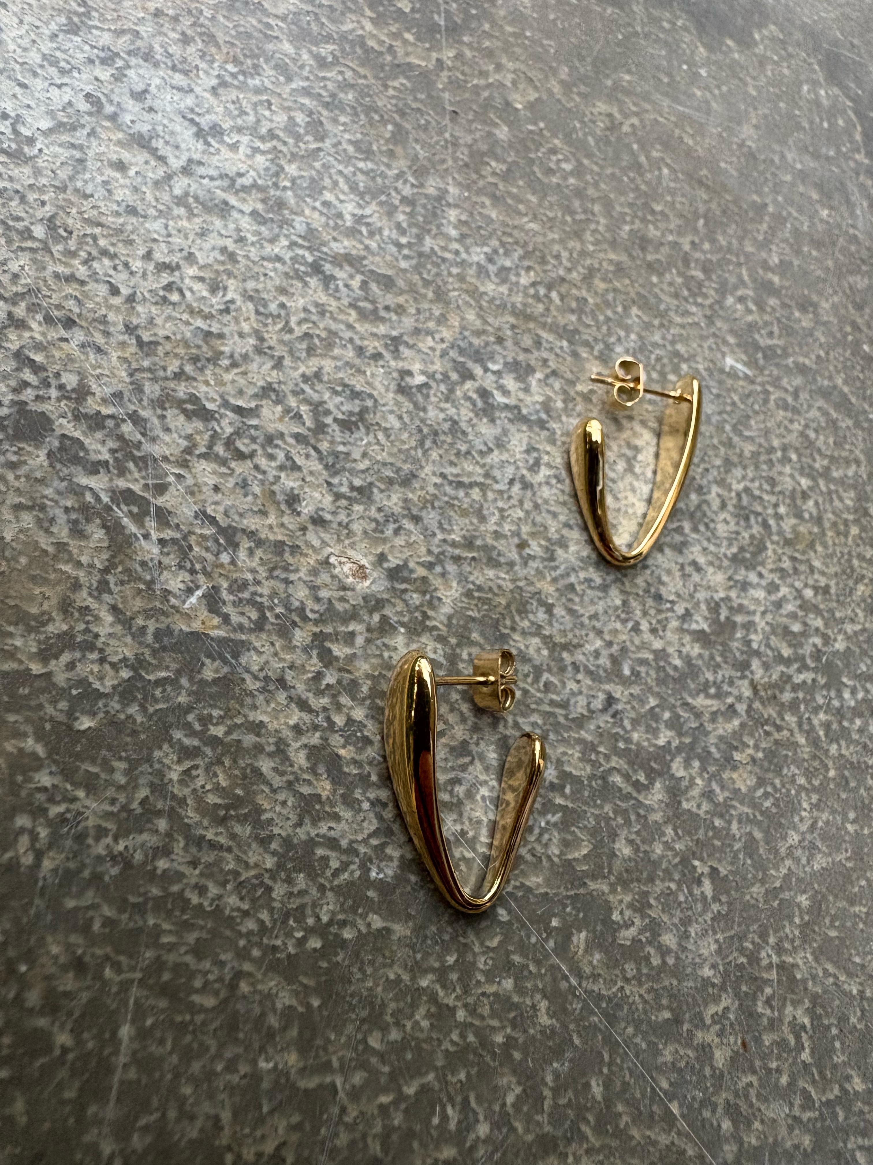 Sign earring – Dhora India