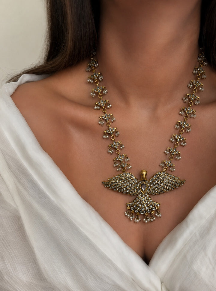 Sheel cheel white necklace