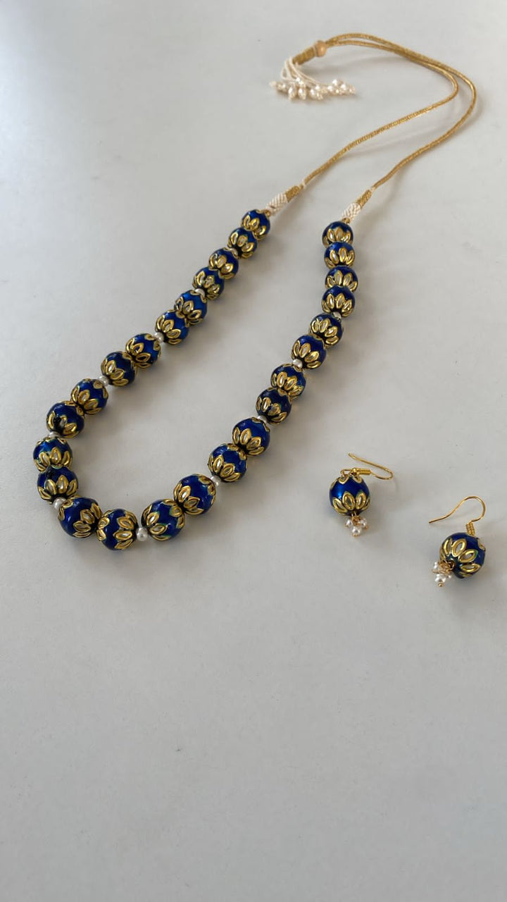 Lilly blue bead necklace set