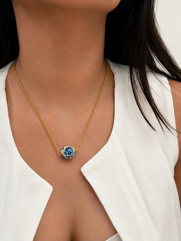 Rose ball necklace