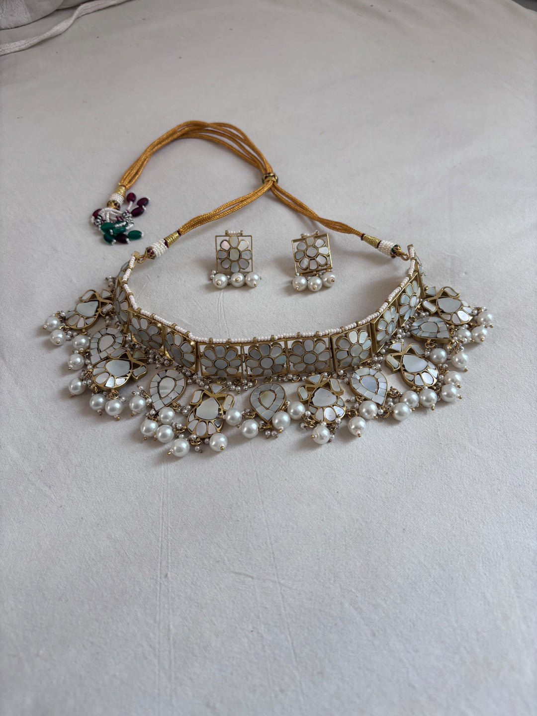 Petal mirror choker set