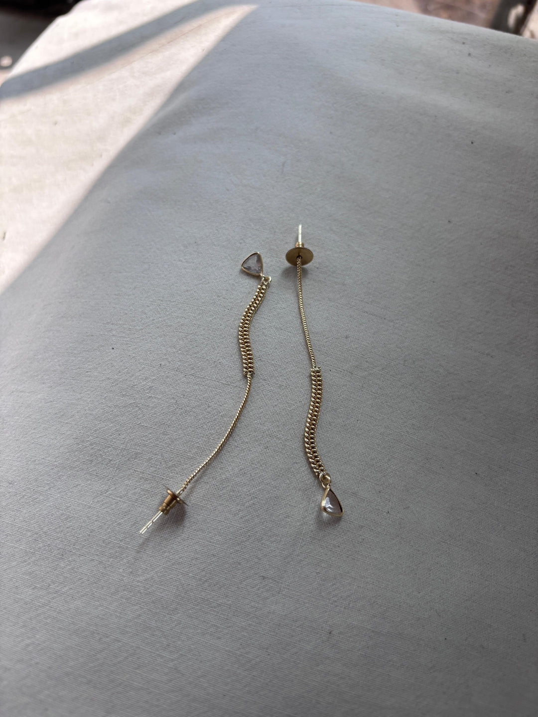 Single chain earrings