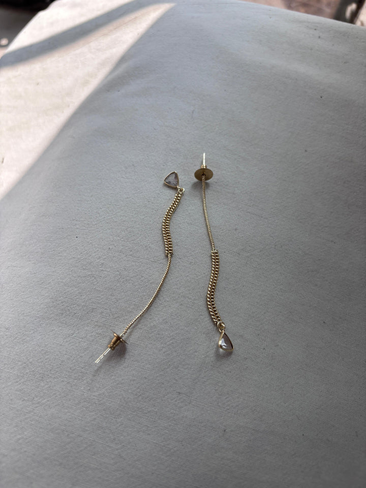 Single chain earrings