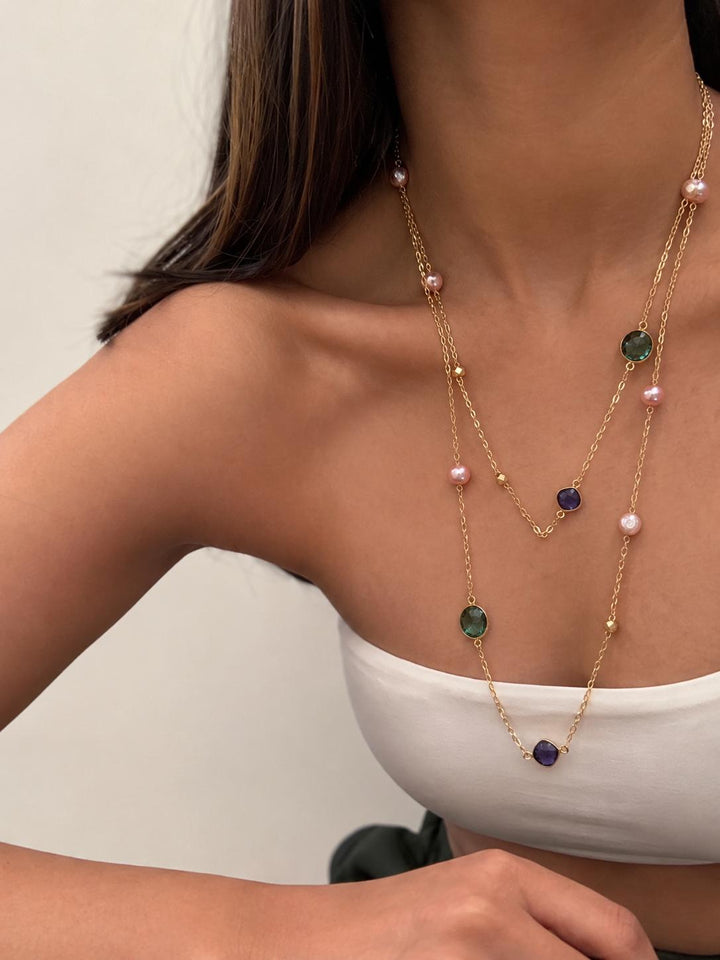 Rose pearl necklace