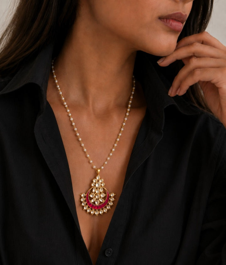 Rivasa gulbo necklace