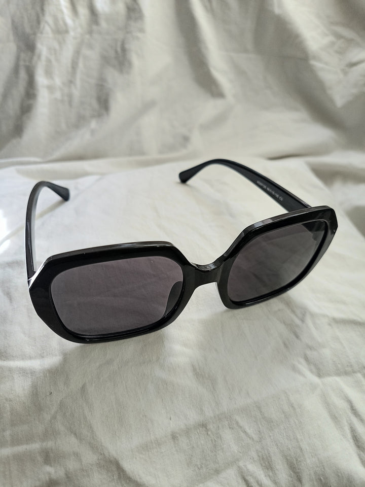 Black Square Sunglasses