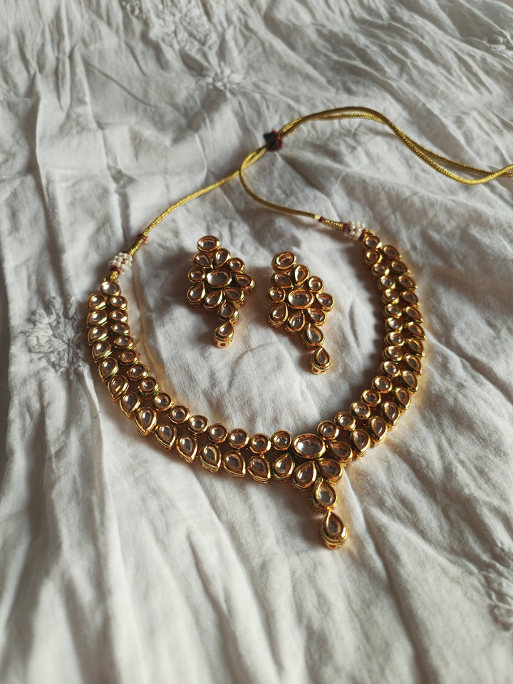 Ruseel Necklace Set