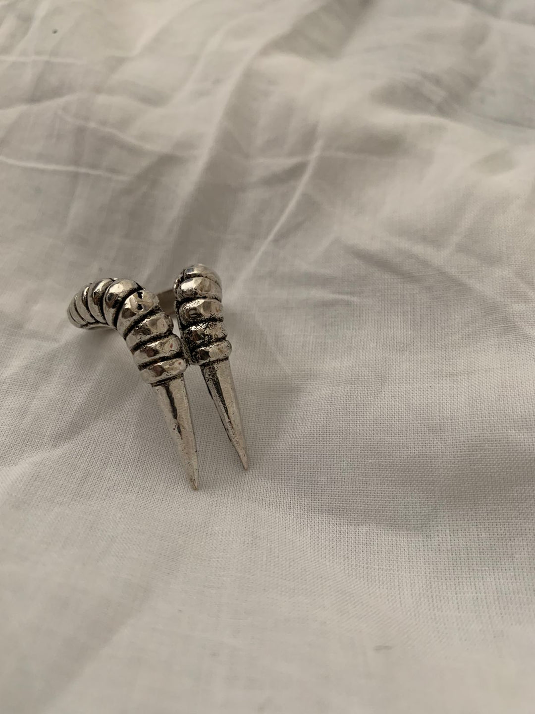 Catius Claw Ring