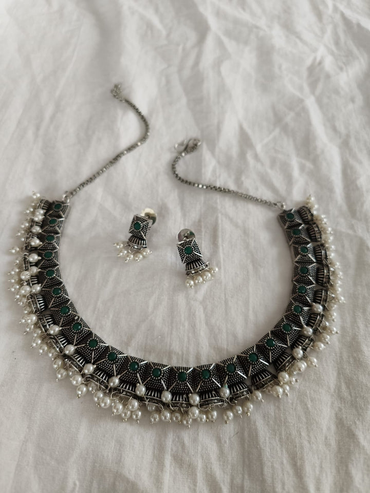 Ferina Necklace Set