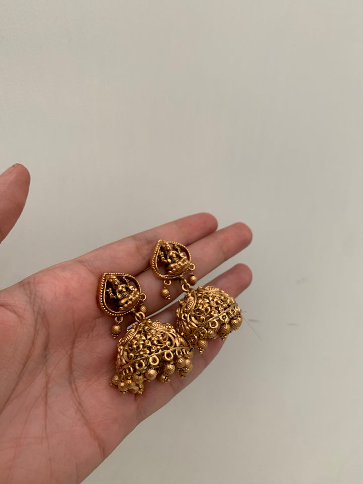 Prathna Earrings