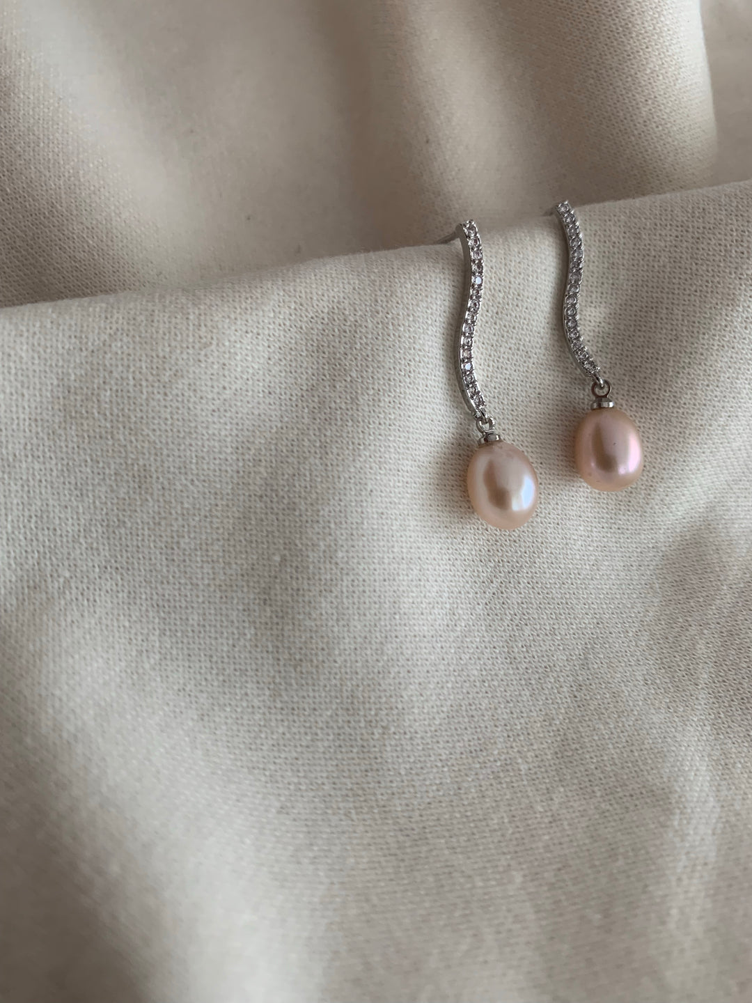 Twirl Pearl Earrings