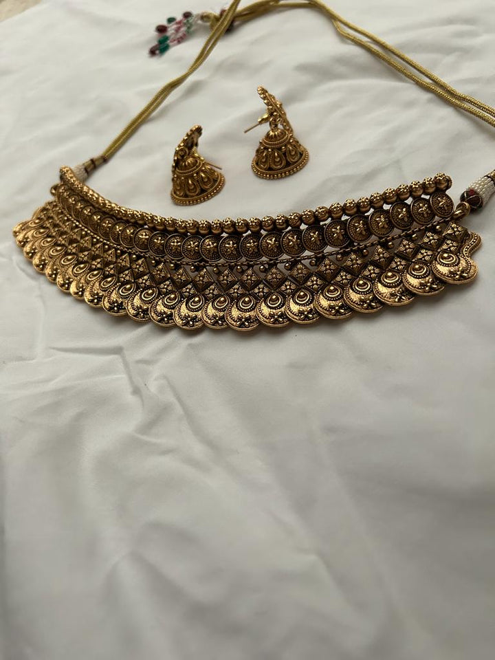 Arina Koka Necklace Set