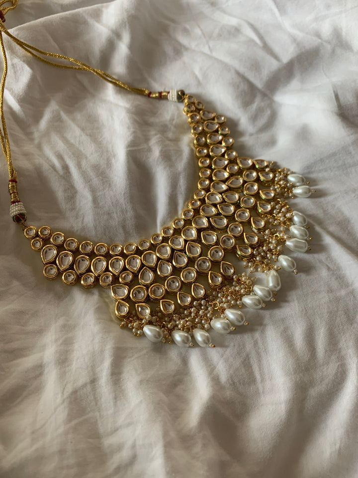 Aabroo Necklace Set