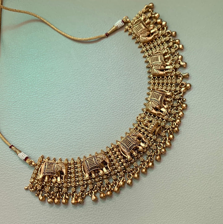 Gaurvi Necklace