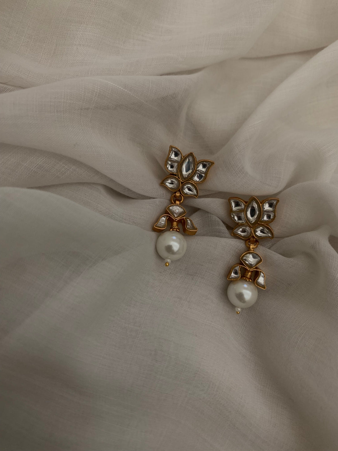 Kumud Pearl Earrings