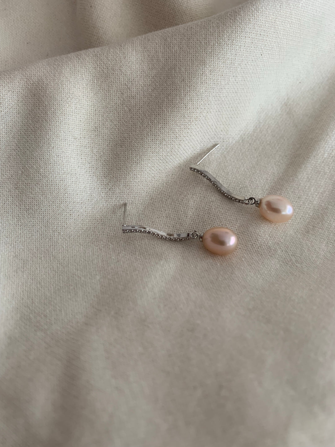 Twirl Pearl Earrings