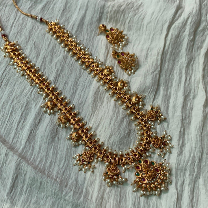 Devotional Delight Necklace Set