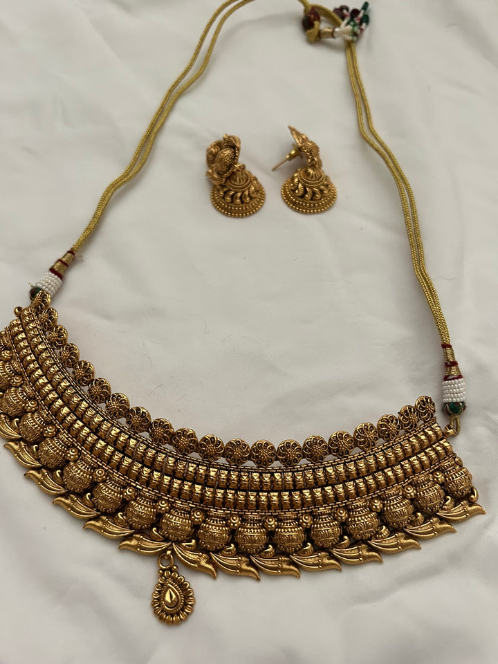 Arna Koka Necklace Set